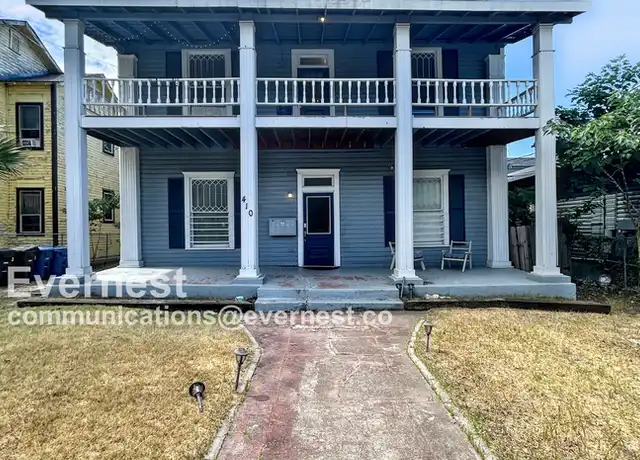 Property at 410 E Carson St Unit 3, San Antonio, TX, 78208, 2 beds, 2 baths, [object Object]