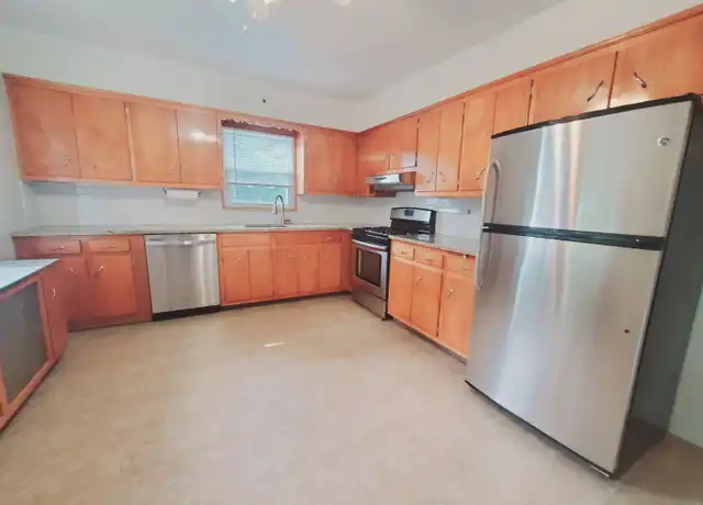 Property at 126 Pemberwick Rd, Greenwich, CT, 06831, 2 beds, 2 baths, [object Object]