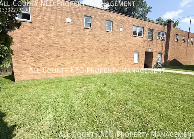 Property at 2116 Market Ave N Unit 3, Canton, OH, 44714, 1 bed, 1 bath, [object Object]