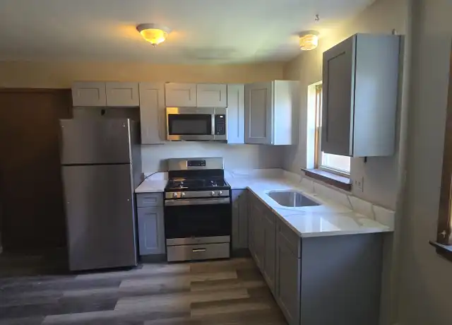 Property at 14607 Karlov Ave, Midlothian, IL, 60445, 2 beds, 1.5 baths, [object Object]