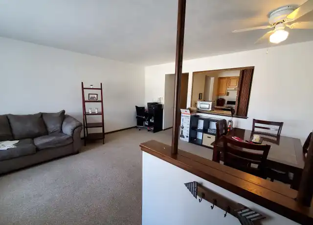 Property at 1012 W 11th St, Cedar Falls, IA, 50613, 4 beds, 2 baths, [object Object]