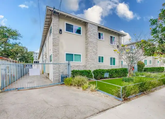 Property at Modern Courtyard-Style Living in Hyde Park -- Secure, Pet-Friendly & Minutes from LAX - 629 W Hyde Park Blvd, Inglewood, CA, 90302, 2 beds, 1 bath, [object Object]