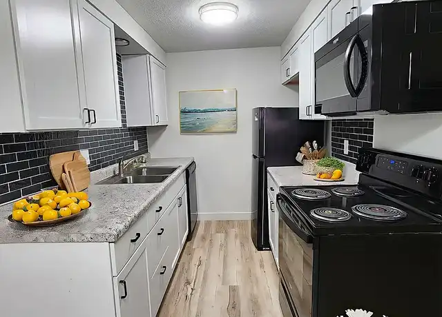 Property at Mesa Heights Apartments - 6801 W Essex Dr, Sioux Falls, SD, 57106, 2 beds, 1 bath, [object Object]