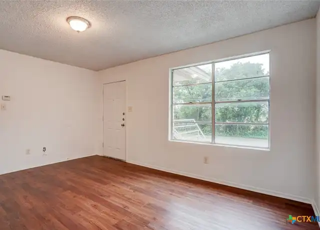 Property at 748 Martindale Rd, San Marcos, TX, 78666, 2 beds, 1 bath, [object Object]