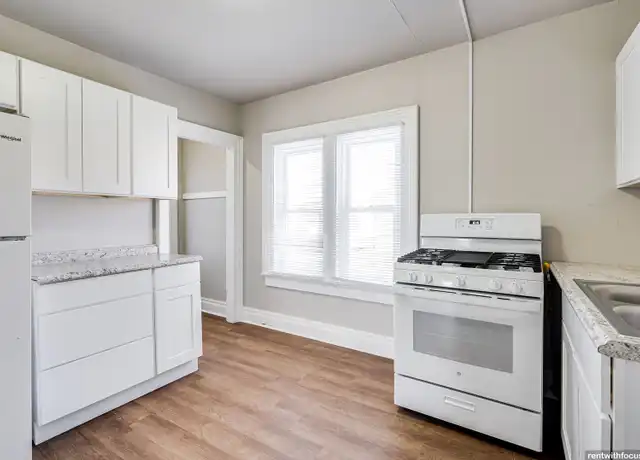Property at 318 N Oneida St Unit 2, Appleton, WI, 54911, 1 bed, 1 bath, [object Object]