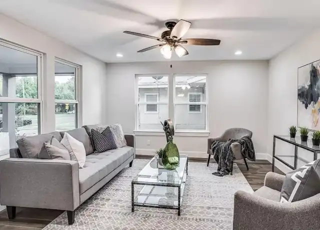 Property at 311 S Oak Cliff Blvd, Dallas, TX, 75208, 5 beds, 4 baths, [object Object]