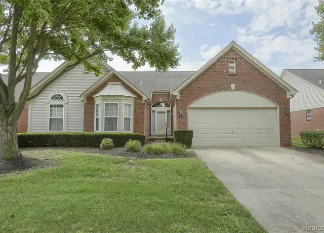 Property at 4434 Honeysuckle Dr, Sterling Heights, MI, 48314, 2 beds, 2 baths, [object Object]