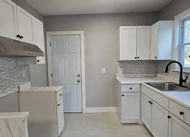 Property at 208 Dover St Unit 2, New Haven, CT, 06513, 3 beds, 1 bath, [object Object]