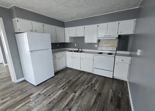 Property at 611 S 6th St, Cuba, IL, 61427, 2 beds, 1 bath, [object Object]