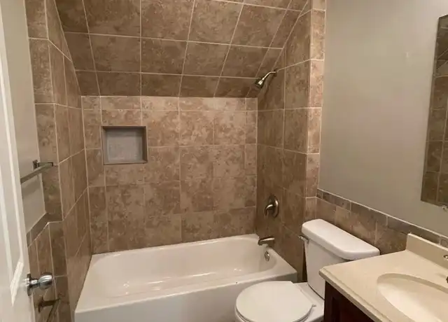 Property at 1020 5th Ave Unit FI1020-3, Eau Claire, WI, 54703, 2 beds, 1 bath, [object Object]