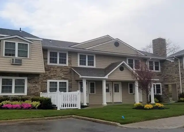 Property at 623 Terrace Rd Unit T18623, Bayport, NY, 11705, 1 bed, 1 bath, [object Object]