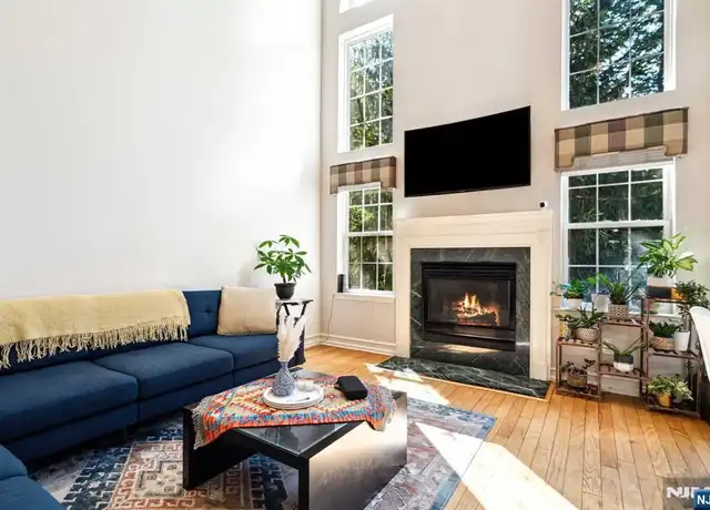 Property at 471 Mahogany Ct, Mahwah, NJ, 07430, 3 beds, 2.5 baths, [object Object]