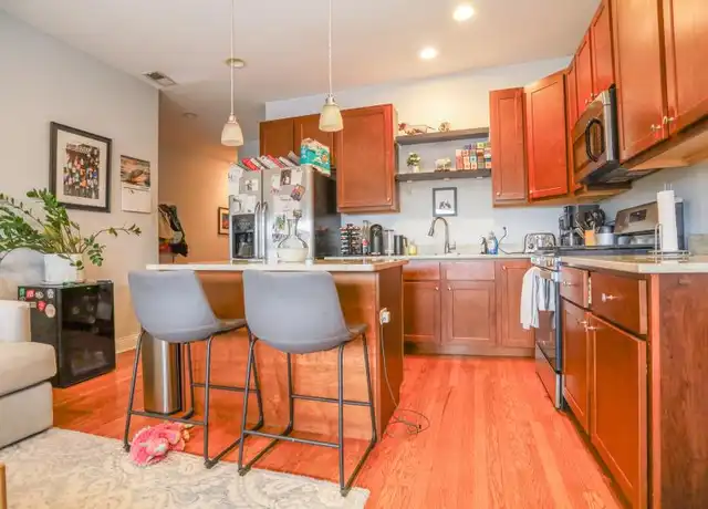 Property at 920 W Buena Ave, Chicago, IL, 60613, 3 beds, 2 baths, [object Object]