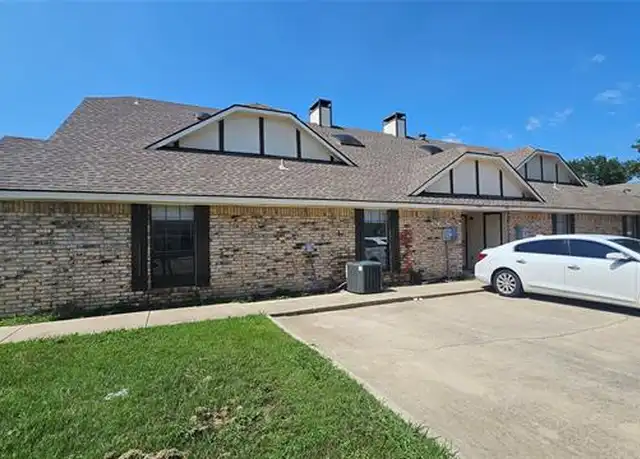 Property at 550 E Windsor Dr, Denton, TX, 76209, 3 beds, 2 baths, [object Object]