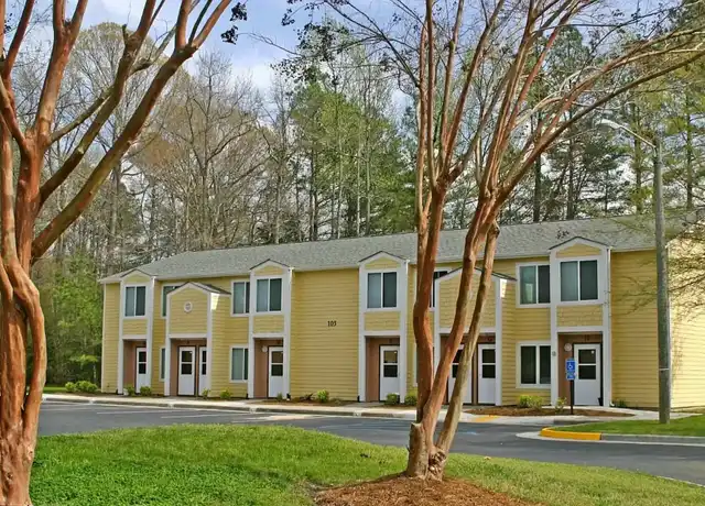Property at Yorktown Square - 100 Rivermeade Ct, Yorktown, VA, 23690, 2 beds, 1 bath, [object Object]