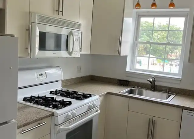 Property at 153 Lake Shore Rd #3, Brighton, MA, 02135, 2 beds, 1 bath, [object Object]