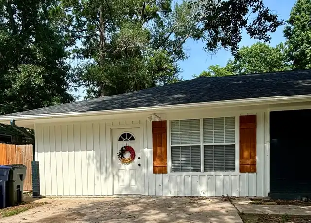 Property at 1611 Avenue Q Unit Q, Huntsville, TX, 77340, 1 bed, 1 bath, [object Object]