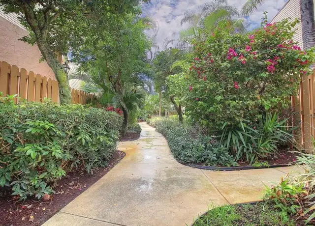 Property at 616 Executive Center Dr #102, West Palm Beach, FL, 33401, 2 beds, 2 baths, [object Object]
