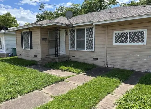 Property at 1234 S Travis St, Sherman, TX, 75090, 3 beds, 1 bath, [object Object]