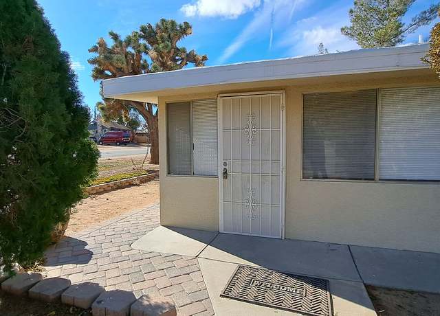 Photo of 7492 Hopi Trl, Yucca Valley, CA 92284