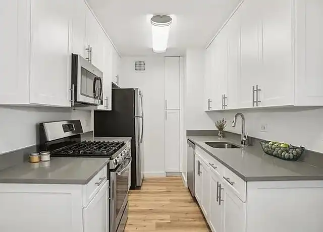 Property at 375 S End Ave Unit 33M, New York, NY, 10280, 1 bed, 1 bath, [object Object]