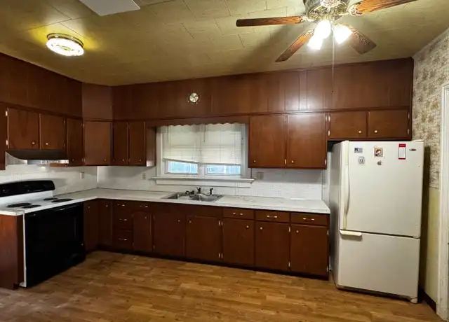 Property at 302 S 5th St, Lebanon, PA, 17042, 1 bed, 1 bath, [object Object]