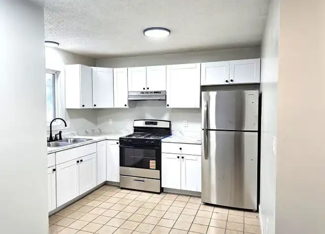 Property at 290 W South Airport Rd, Traverse City, MI, 49686, 2 beds, 1 bath, [object Object]