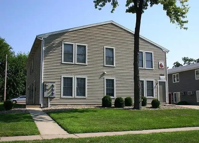 Property at 106 E Locust St Unit 1, Normal, IL, 61761, 4 beds, 1 bath, [object Object]