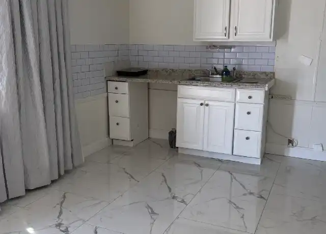 Property at 20106 NW 52nd Ave Unit Unit, Opa-locka, FL, 33055, 1 bed, 1 bath, [object Object]