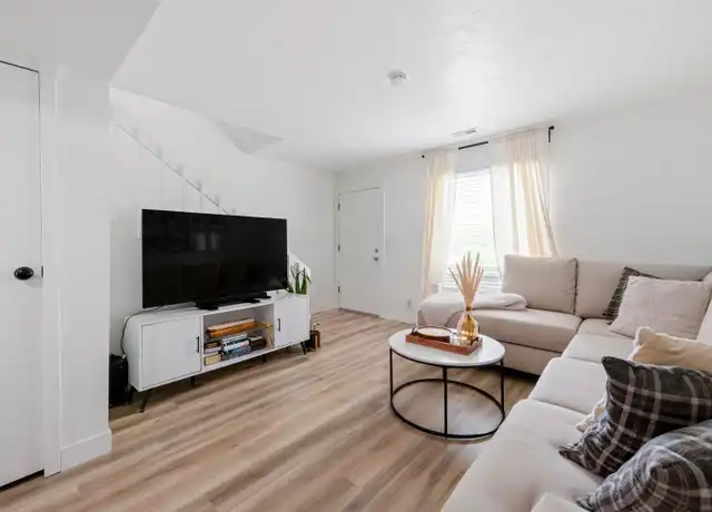 Property at 88 W 50 S Unit L5, Centerville, UT, 84014, 2 beds, 1.5 baths, [object Object]