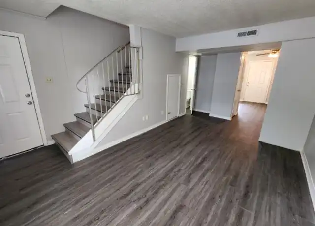 Property at 101 Ellis Dr, Little Rock, AR, 72205, 2 beds, 1.5 baths, [object Object]