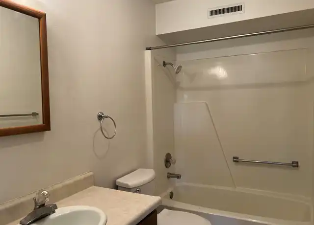 Property at 608 N 28th St Unit 2, Fort Dodge, IA, 50501, 2 beds, 1 bath, [object Object]