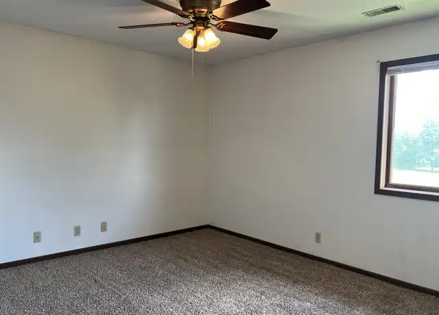 Property at 608 N 28th St Unit 2, Fort Dodge, IA, 50501, 2 beds, 1 bath, [object Object]