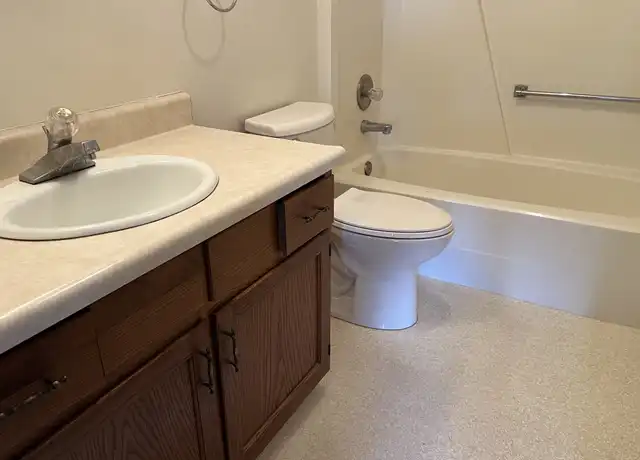 Property at 608 N 28th St Unit 2, Fort Dodge, IA, 50501, 2 beds, 1 bath, [object Object]