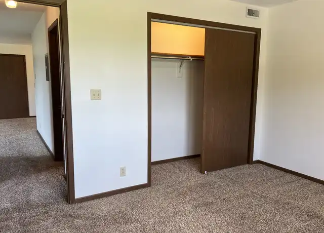 Property at 608 N 28th St Unit 2, Fort Dodge, IA, 50501, 2 beds, 1 bath, [object Object]