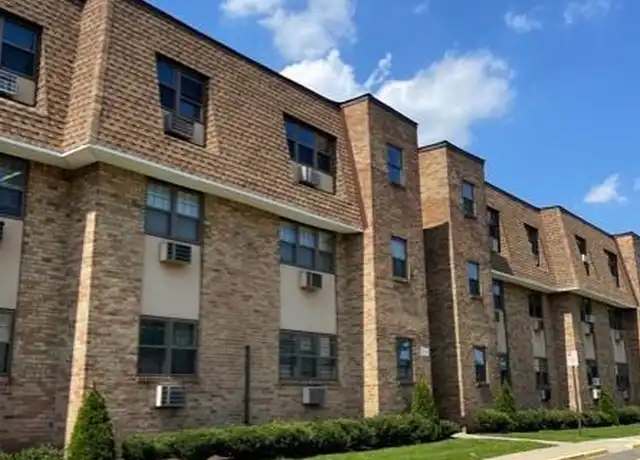 Property at 220 Meadow Ln Unit B8, Secaucus, NJ, 07094, 1 bed, 1 bath, [object Object]
