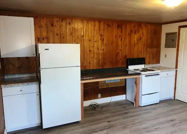 Property at 575 MT Highway 82, Kalispell, MT, 59901, 1 bed, 1 bath, [object Object]