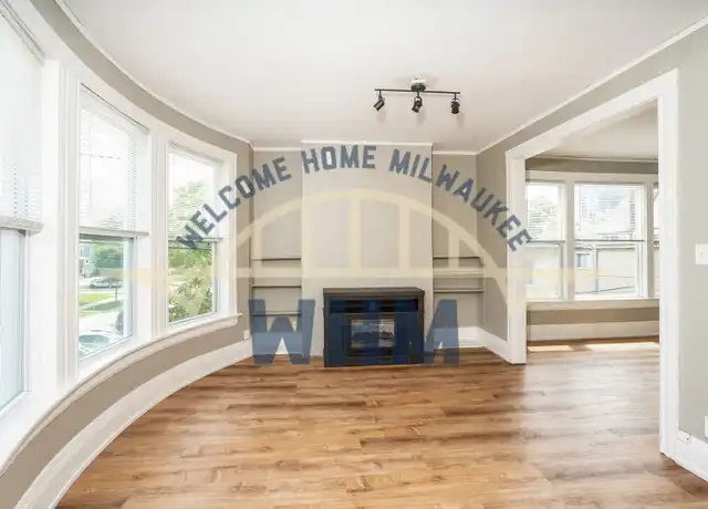 Property at 1545 E Irving Pl, Milwaukee, WI, 53202, 4 beds, 1 bath, [object Object]