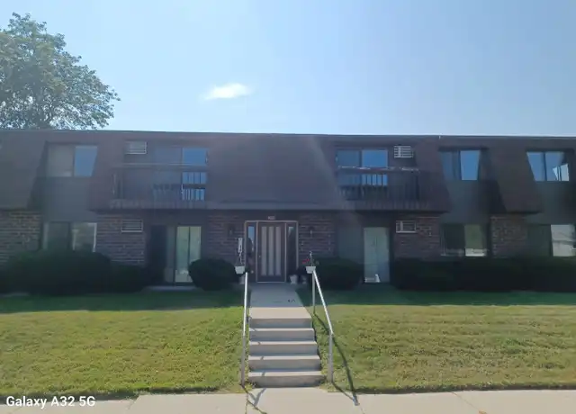 Property at 1015 Willow Ave Unit 1015 204, Sheboygan, WI, 53083, 2 beds, 1 bath, [object Object]