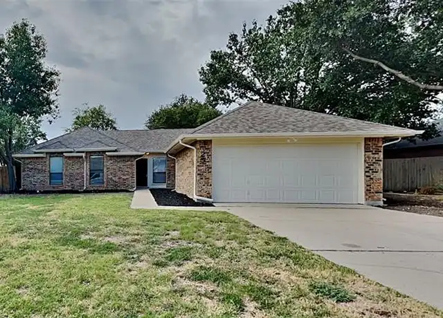Property at 25 Chimney Rock Dr, Roanoke, TX, 76262, 3 beds, 2 baths, [object Object]