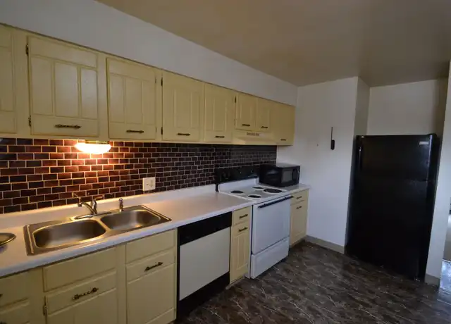 Property at 2835 Montebello Dr W #3, Colorado Springs, CO, 80918, 2 beds, 1 bath, [object Object]