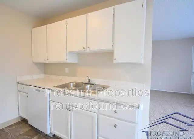 Property at 702 NE 99th Ave Unit 5, Portland, OR, 97220, 2 beds, 1 bath, [object Object]