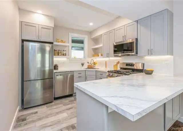 Property at 2 Main St Unit 2E, Hastings-On-Hudson, NY, 10706, 2 beds, 1 bath, [object Object]