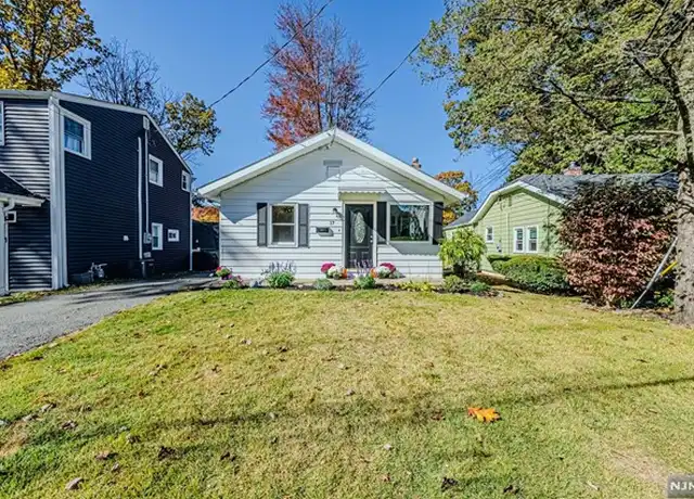 Property at 17 Cherokee Trl, Denville, NJ, 07834, 2 beds, 1 bath, [object Object]