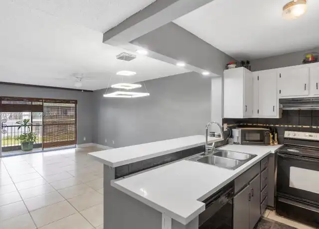 Property at 4147 NW 90th Ave, Coral Springs, FL, 33065, 2 beds, 1 bath, [object Object]