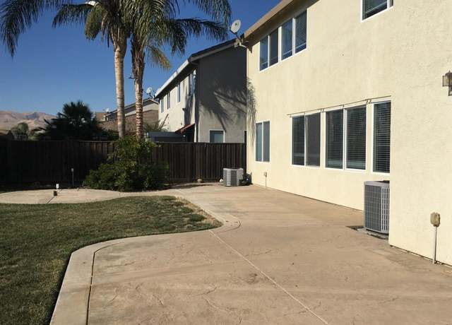 Photo of 1318 Moonflower Ct, Patterson, CA 95363