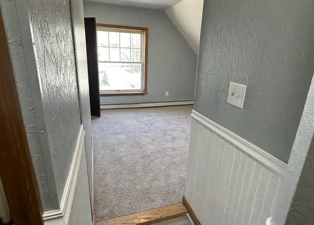 Property at 117 Pine St Unit 3, Gardner, MA, 01440, 2 beds, 1 bath, [object Object]