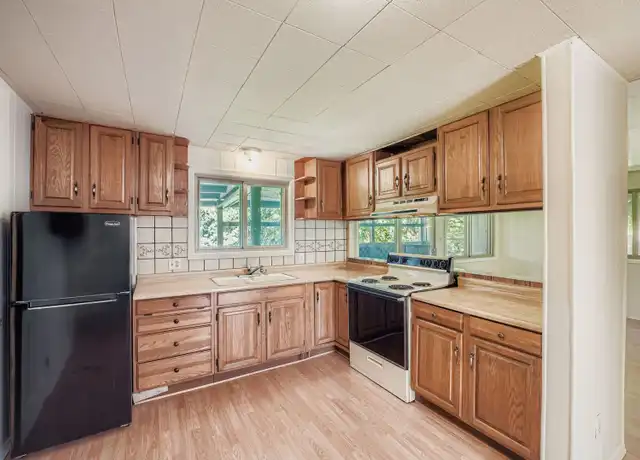 Property at 10454 8th Ave S Unit B, Seattle, WA, 98168, 1 bed, 1 bath, [object Object]