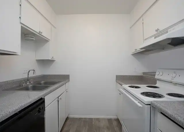 Property at Mountain Lakes Apartments - 1975 W 36th St, Tucson, AZ, 85713, 1-2 bed, 1 bath, [object Object]