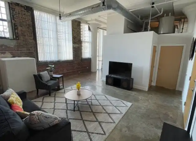 Property at 110 10th St Unit 110-109, Des Moines, IA, 50309, 1 bed, 1 bath, [object Object]